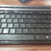 راننده با خودروی استیجاری