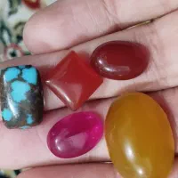 چند عدد سنگ معدنی و طبیعی