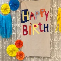 فروش تم‌تولد.( بنر، کاغذ رنگی)