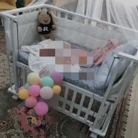 تخت کنارمادر