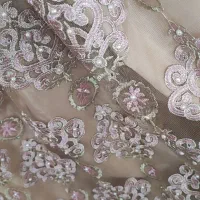 یک دست لباس محلی نو و یک تومون محلی و پیراهن تک|لباس|صدرا-فارس, فاز ۱|دیوار