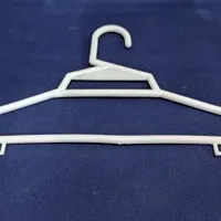 چوب لباسی پلاستیکی