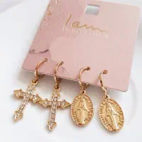 گوشواره حلقه ای دو جفتی با آویز صلیب طلایی