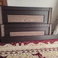 تخت دونفره  همراه با میز آرایش