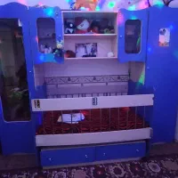 کمدهمراه تخت کاملا سالم و تمیز