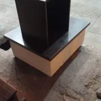 میز وسط مبل . دو عدد کمد کشو دار. دو عدد عسلی
