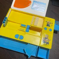 جامدادی مینیون|لوازم التحریر|رشت, گلسار|دیوار