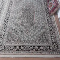 دو عدد فرش ۶ متری