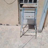 نردبان و چهار پایه