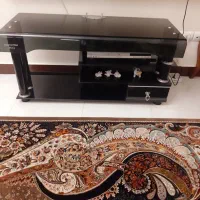 میز تلویزیون شیشه ای