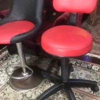 صندلی و رگال لباس