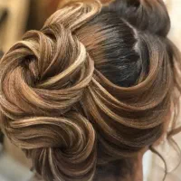 میکاپ وشنیون بابهترین متریال.تضمینی|خدمات آرایشگری و زیبایی|نیشابور, دارایی|دیوار