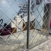 آیینه در حد نو|آینه|قرچک, زیبا شهر|دیوار