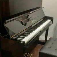 پیانو آکوستیک یاماها u1