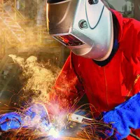 جوشکاری و تاسیسات رایگان برای جنگ زدها