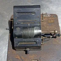 ماشین حساب قدیمی