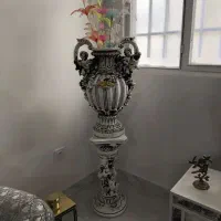 گلدان با پایه کاملا نو|گل مصنوعی|پاکدشت, شهرک انقلاب|دیوار