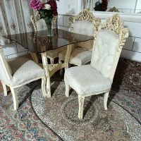 میز غذاخوری درحد نو سالم بدون شکستگی