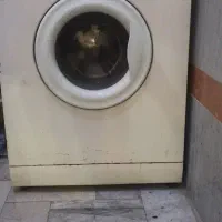 لباسشویی آبسال در حال کار