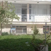 زیرزمین-تمیز-در-حیاط-ویلایی