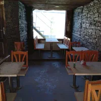 میز و صندلی ثابت مناسب رستوران کافی شاپ