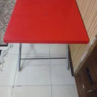 ۲عدد میزغذاخوری در حد نو بسیار سالم دانه ای ۲۵۰۰