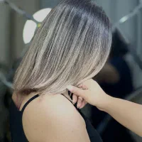 مدل رنگ مو،فقط هزینه مواد گرفته میشه|خدمات آرایشگری و زیبایی|خرم‌آباد, |دیوار