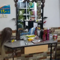 آینه و صندلی آرایشگاه باشه ۲/۵۰۰/۰۰۰ کاملا سالم|آرایشگاه و سالنهای زیبایی|شاهرود, |دیوار