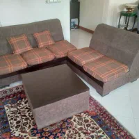 مبل ۵ نفره راحتی به همراه میز