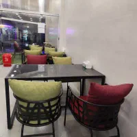 نیروی خانم و آقا و پیک جهت کار در رستوران و فستفود