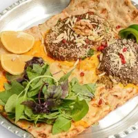 استخدام همکار زن