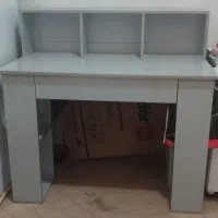 میز مطالعه وکتابخانه