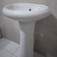 روشویی پایه دار