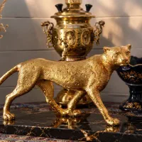 مجسمه قدیمی برنجی