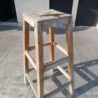 چهار پایه چوبی