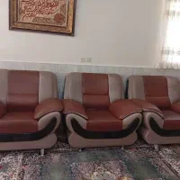 مبلمان چرمی ۱۰ نفره سالم + میز عسلی و میز جلو مبلی|مبلمان خانگی و میز عسلی|خمین, |دیوار