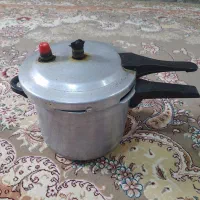 دیگ قابلمه ای7لیتری و اتو بخار