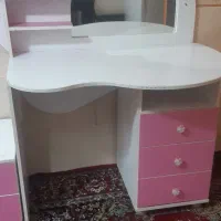میزآرایشی دخترانه