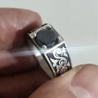 انگشتر موزانایت سیاه و سفید رکاب قلمزنی