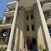 160-متر-40-متر-حیاط-رو-به-روی-کاخ-نیاوران