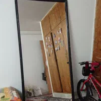 آینه قدی با قاب چوبی