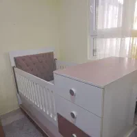 تخت نوزاد نوجوان و کمد|تخت و صندلی بچه|بیرجند, |دیوار