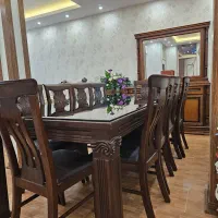 میز غذاخوری ۱۰ نفره و آینه کنسول در حد نو
