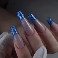 آموزش کاشت ناخن