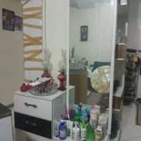 میز آرایش همراه با دو عسلی
