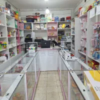 قفسه میز و ویترین