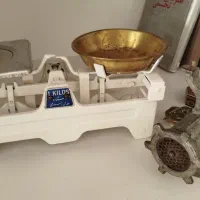 ترازوی دو کفه ای