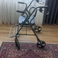 واکر چهار چرخ
