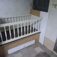تخت کودک چوبی زیبا