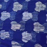 پارچه دوخته نشده وتعدادی وسایل فروشی